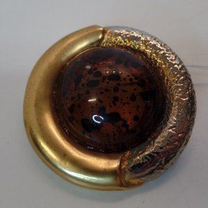 Unbranded Round Goldtone Textured Brooch/Pin With Amber Colored Insert Almost 2"